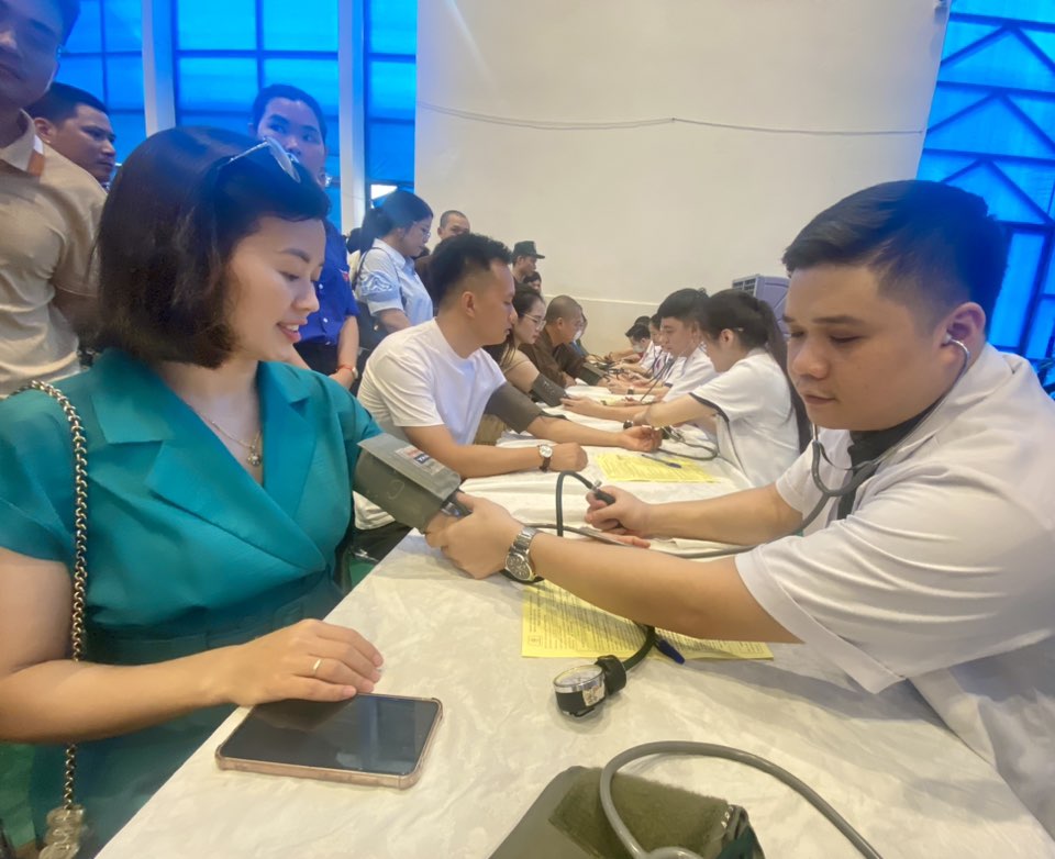 BVĐK PHƯƠNG BẮC ĐỒNG HÀNH CÙNG “HÀNH TRÌNH ĐỎ” - TRAO YÊU THƯƠNG, LAN TOẢ NHÂN VĂN