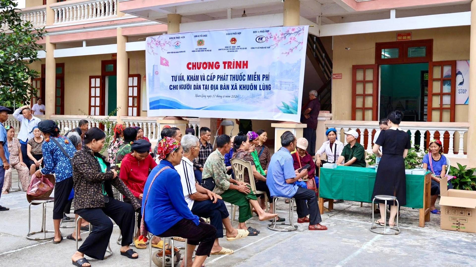 DẤU CHÂN PHƯƠNG BẮC TRÊN NHỮNG BẢN CAO: THẮP SÁNG NGỌN LỬA Y ĐỨC TẠI XÃ KHUÔN LÙNG - TỈNH TUYÊN QUANG